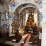 Interiér kostela Nanebevzetí Panny Marie ve Zlonicích